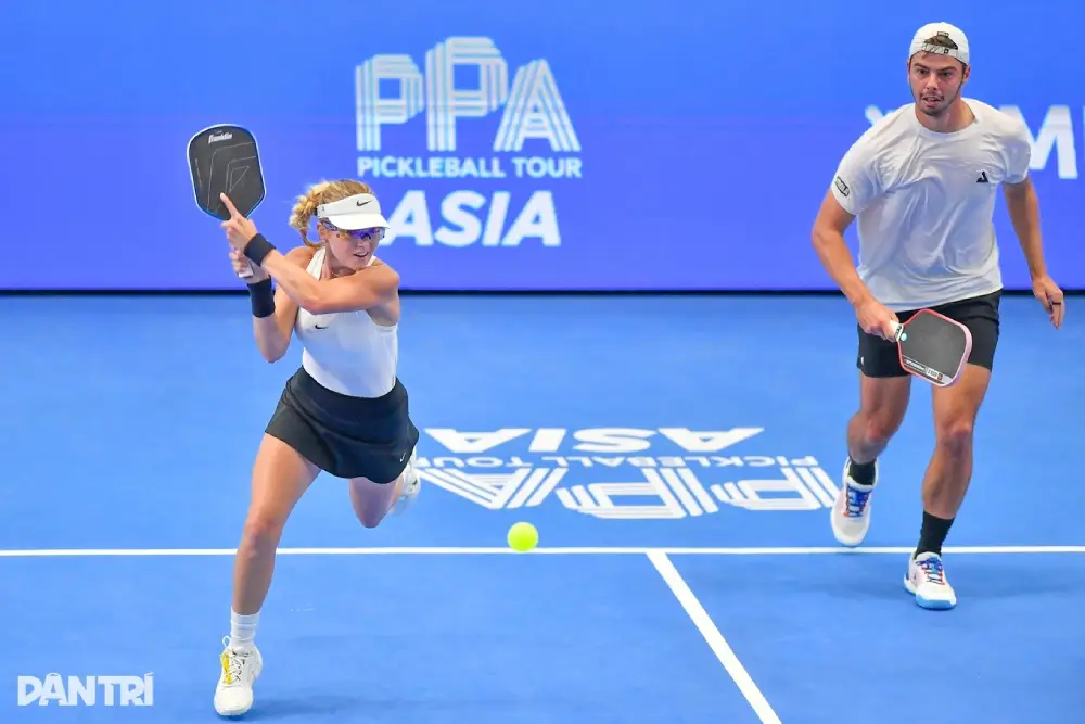 Nữ tay vợt pickleball số một thế giới từng là ngôi sao bóng đá